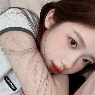 阳台上的坏女孩